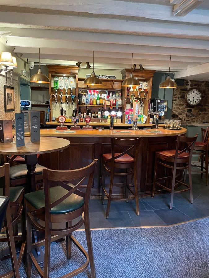 The Fountain Inn & Riverside Restaurant Okehampton Buitenkant foto